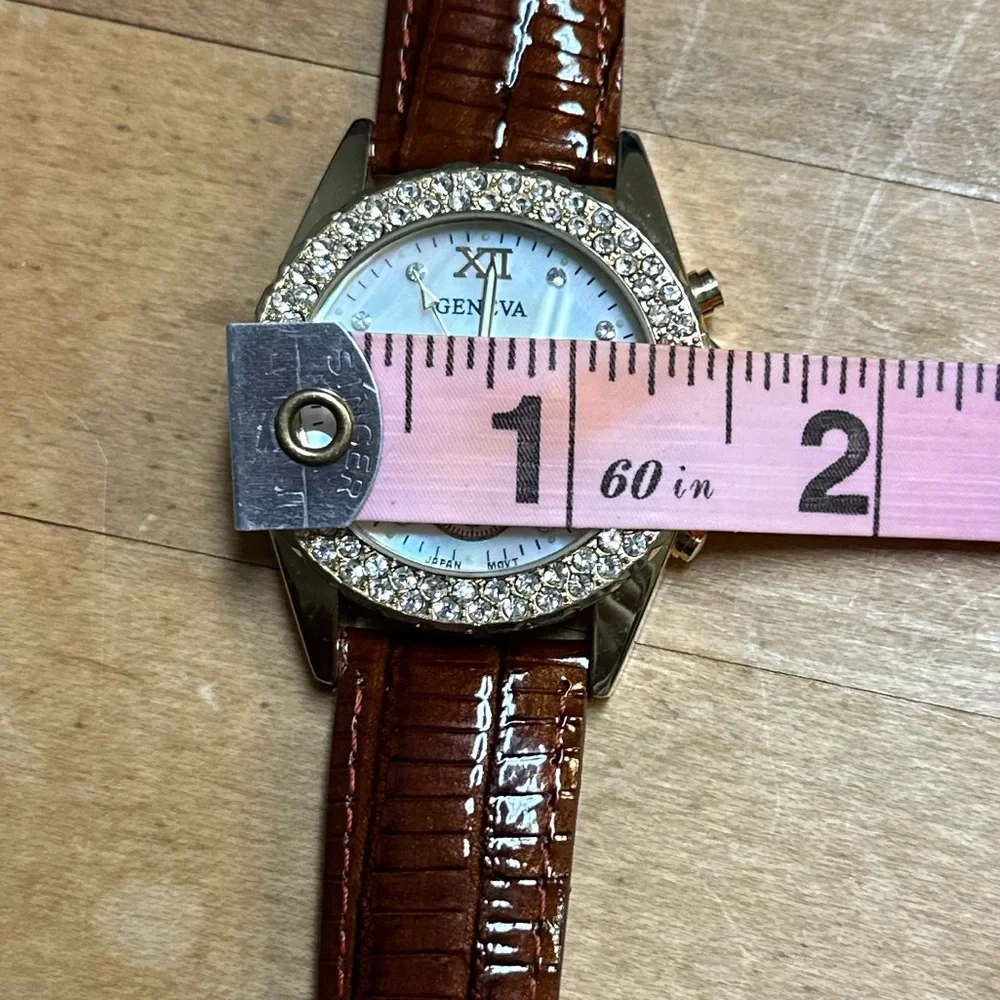 NEW Geneva Ladies Watch Genuine Leather Band | Mother Pearl Face | NWOT - Picture 8 of 9
